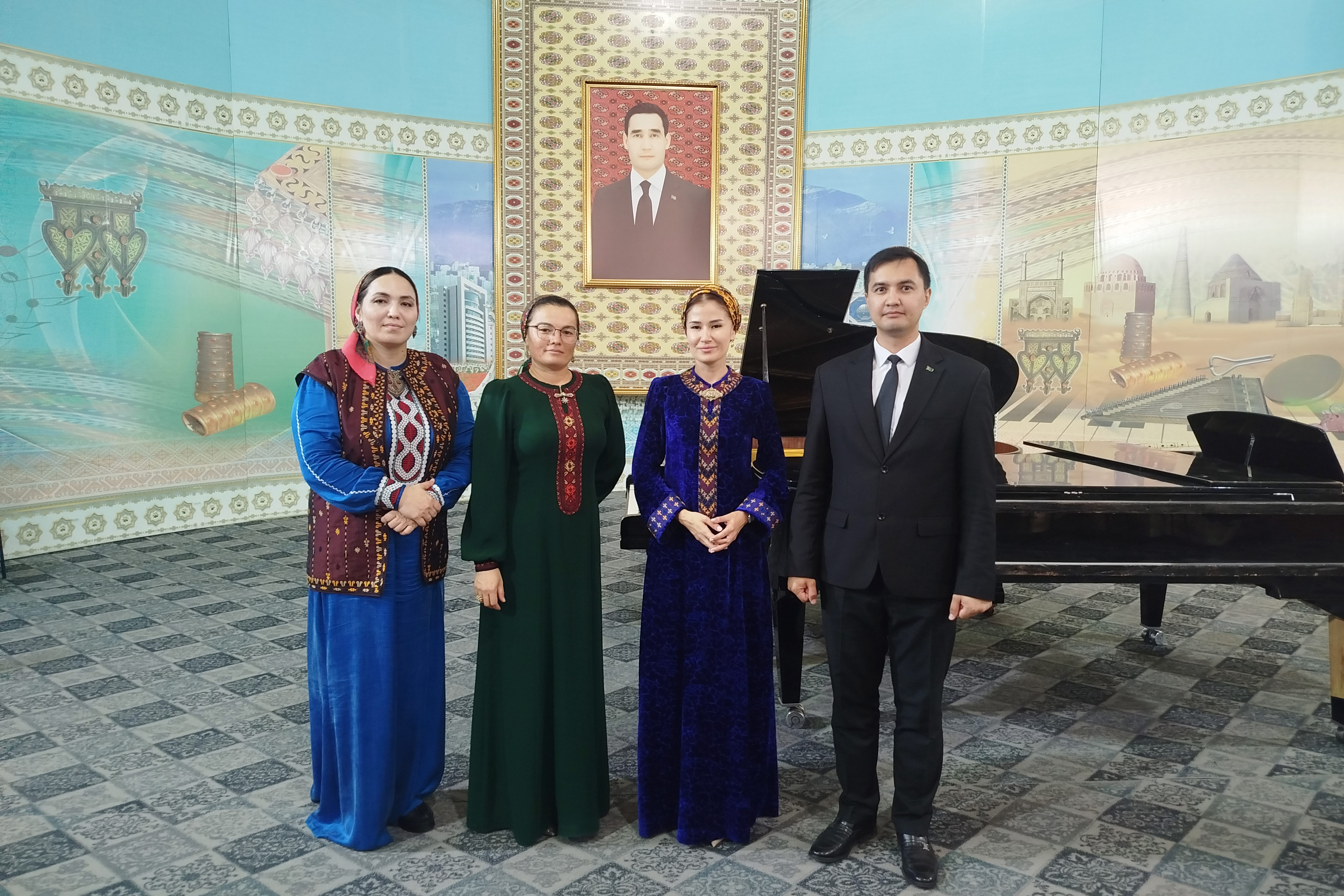 Saz sungatynyň ýaş zehinlerini birleşdirýän konsert